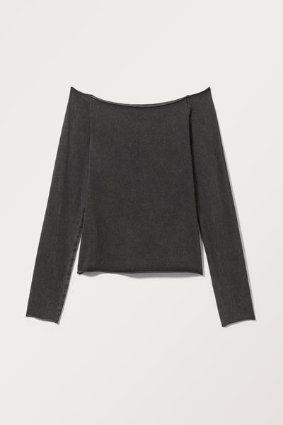 Shoulder‑reveal long sleeve